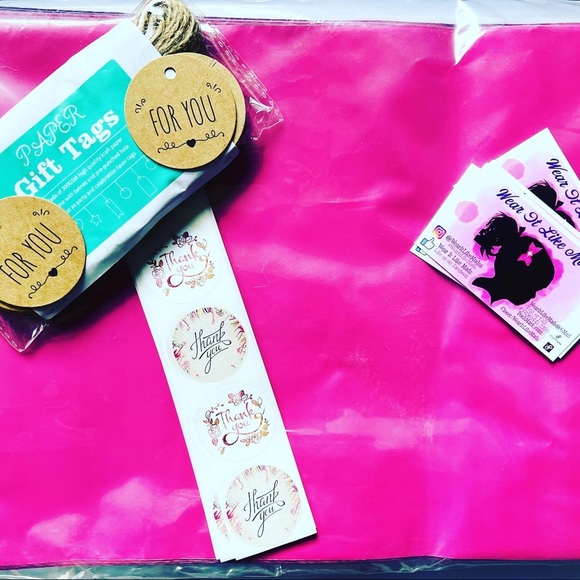 Shop Small Support A Dream with Wear It Like Mads Boutique & Closet - Picture 2 of 15